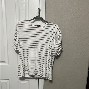 Striped White and Black Women's Top 2X stylish crunching at the sleeves!